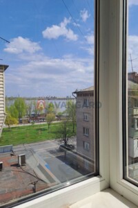Продажа трехкомнатной квартиры в Днепре, на ул. Сичеславская Набережная 13, район Центральный фото 2