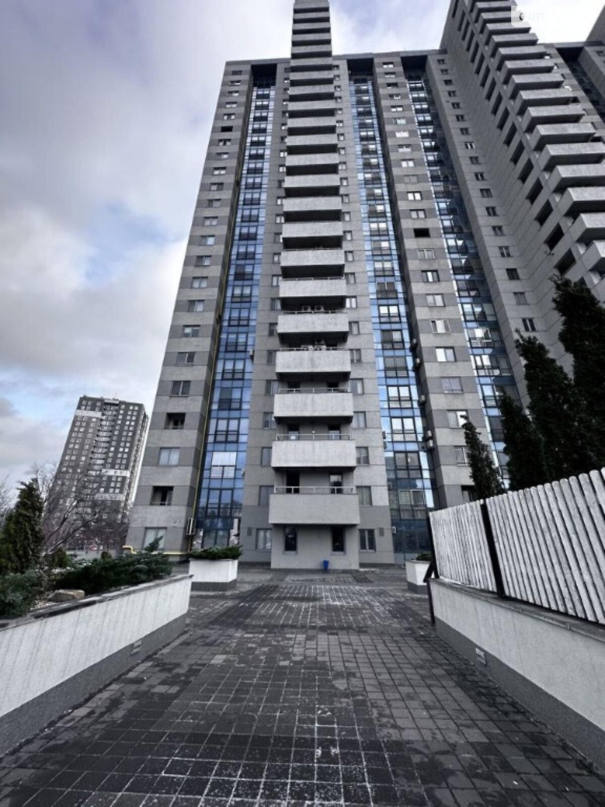 Продажа трехкомнатной квартиры в Днепре, на просп. Поля Александра 16, район Центральный фото 1