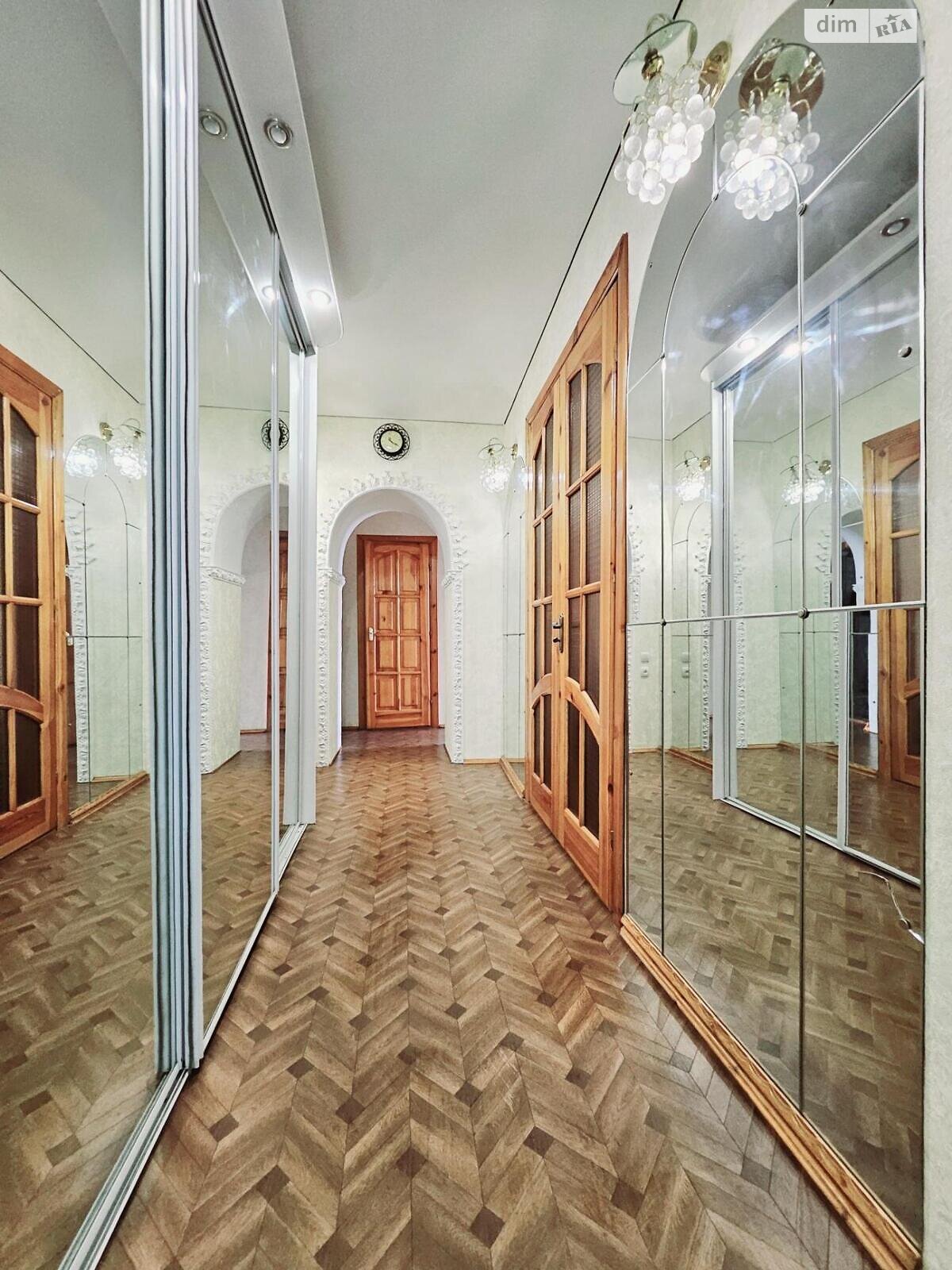 Продажа двухкомнатной квартиры в Днепре, на ул. Привокзальная, район Центральный фото 1