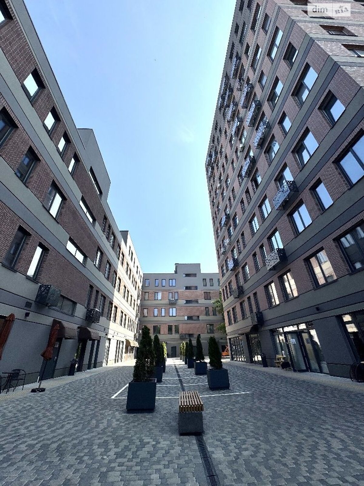 Продаж трикімнатної квартири в Дніпрі, на вул. Троїцька 5, район Центральний фото 1 Продаж трикімнатної квартири в Дніпрі, на вул. Троїцька 5, район Центральний фото 1