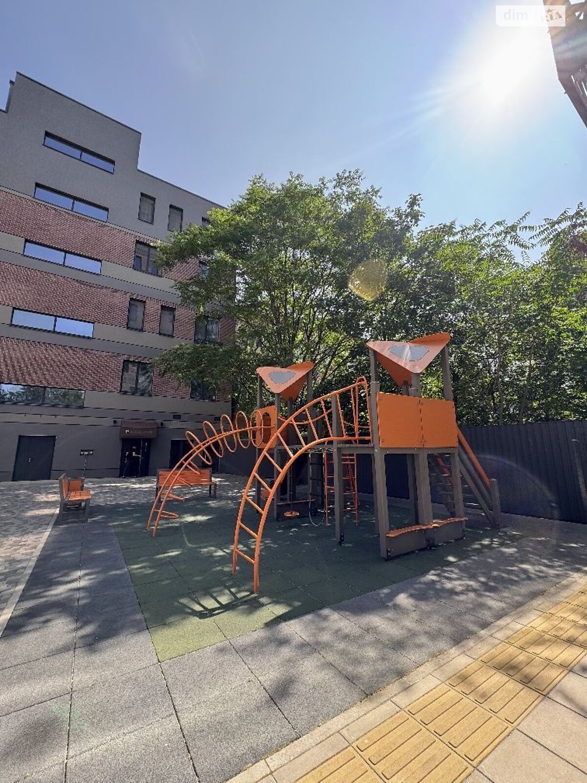 Продаж трикімнатної квартири в Дніпрі, на вул. Троїцька 5, район Центральний фото 1 Продаж трикімнатної квартири в Дніпрі, на вул. Троїцька 5, район Центральний фото 1