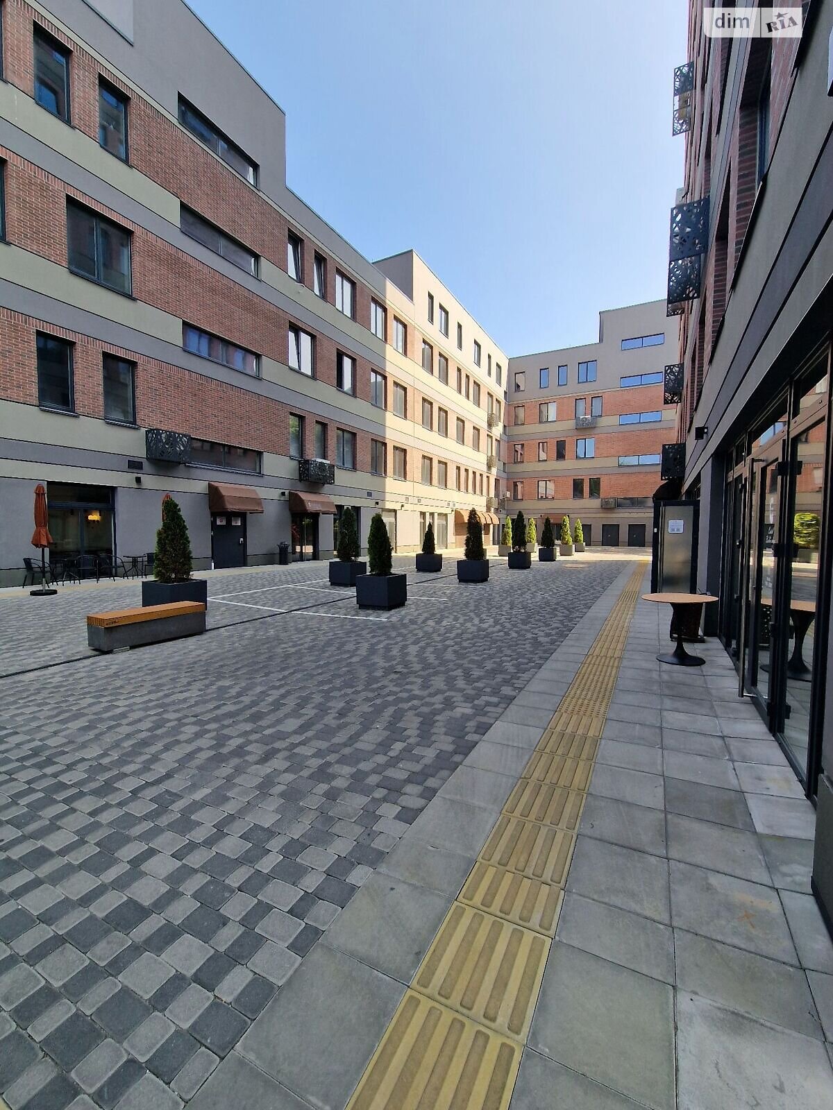 Продаж трикімнатної квартири в Дніпрі, на вул. Троїцька 5, район Центральний фото 1 Продаж трикімнатної квартири в Дніпрі, на вул. Троїцька 5, район Центральний фото 1