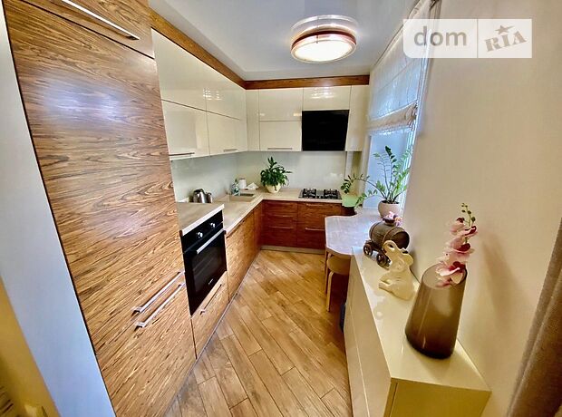 Продаж трикімнатної квартири в Дніпрі,, район Центральний фото 1 Продаж трикімнатної квартири в Дніпрі,, район Центральний фото 1