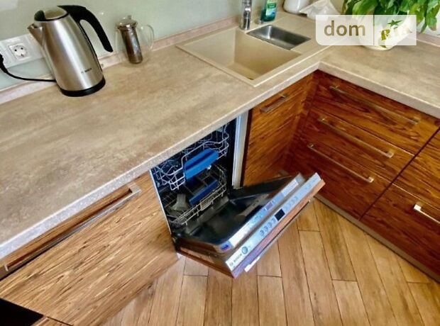 Продаж трикімнатної квартири в Дніпрі,, район Центральний фото 1 Продаж трикімнатної квартири в Дніпрі,, район Центральний фото 1