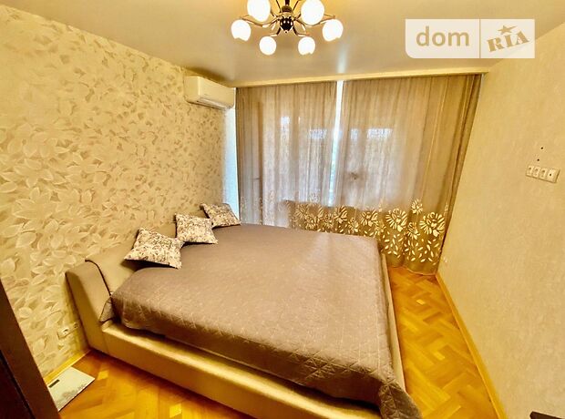 Продаж трикімнатної квартири в Дніпрі,, район Центральний фото 1 Продаж трикімнатної квартири в Дніпрі,, район Центральний фото 1