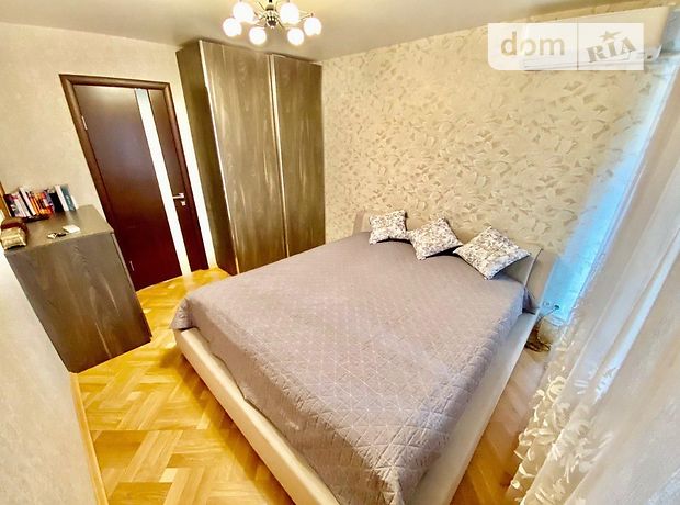 Продаж трикімнатної квартири в Дніпрі,, район Центральний фото 1 Продаж трикімнатної квартири в Дніпрі,, район Центральний фото 1