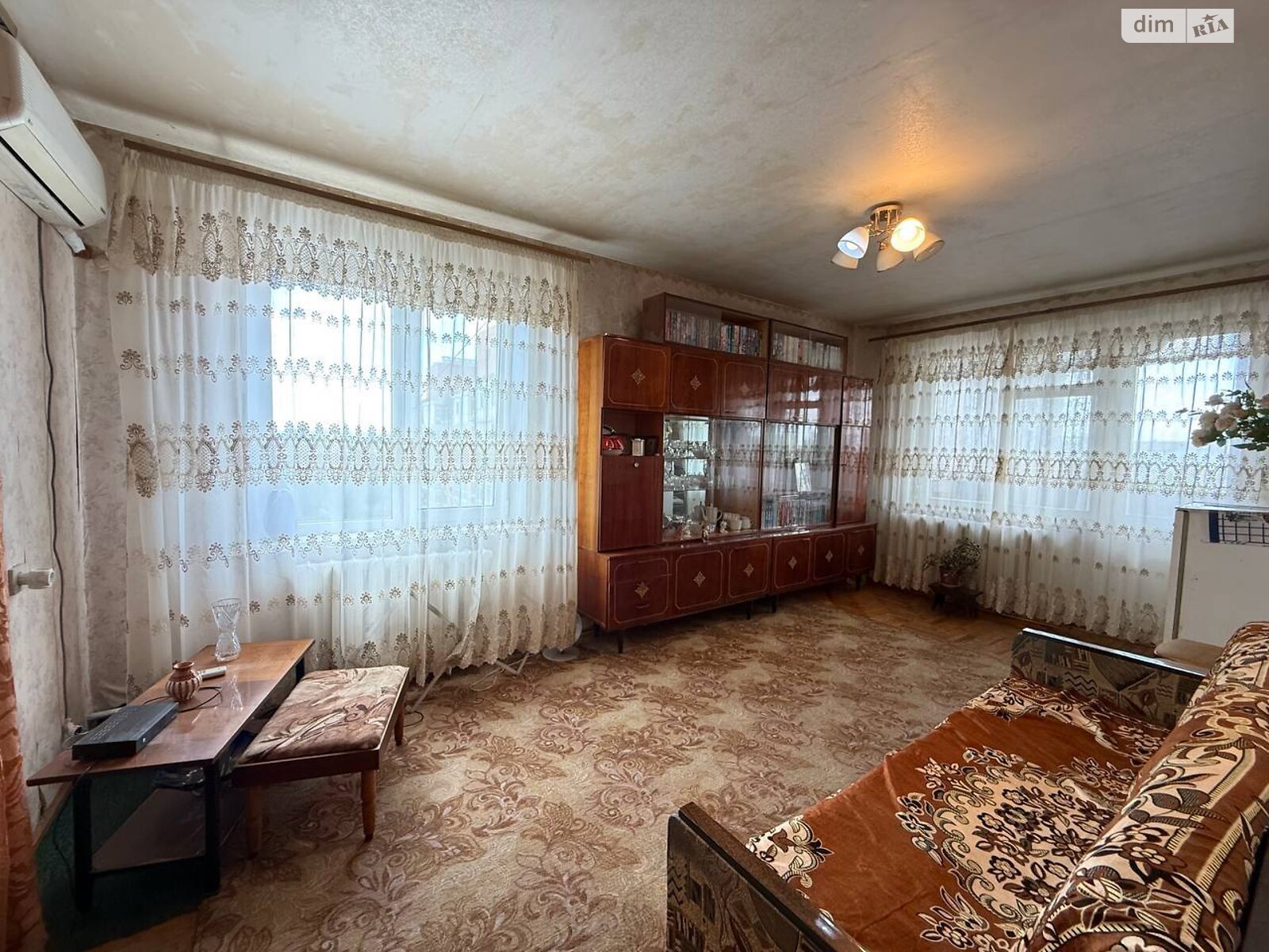 Продажа трехкомнатной квартиры в Днепре, на просп. Слобожанский 17, район Амур-Нижнеднепровский фото 1 Продажа трехкомнатной квартиры в Днепре, на просп. Слобожанский 17, район Амур-Нижнеднепровский фото 1