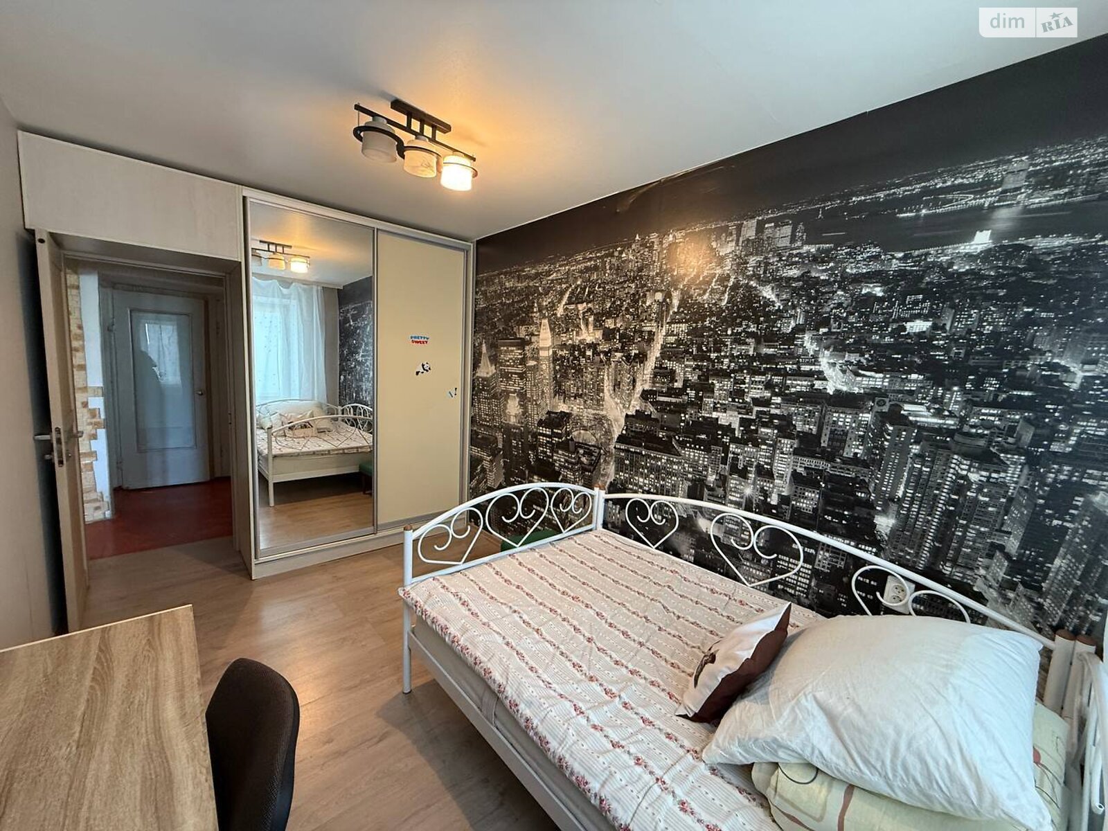 Продажа трехкомнатной квартиры в Днепре, на просп. Слобожанский 8/1, район Индустриальный фото 1