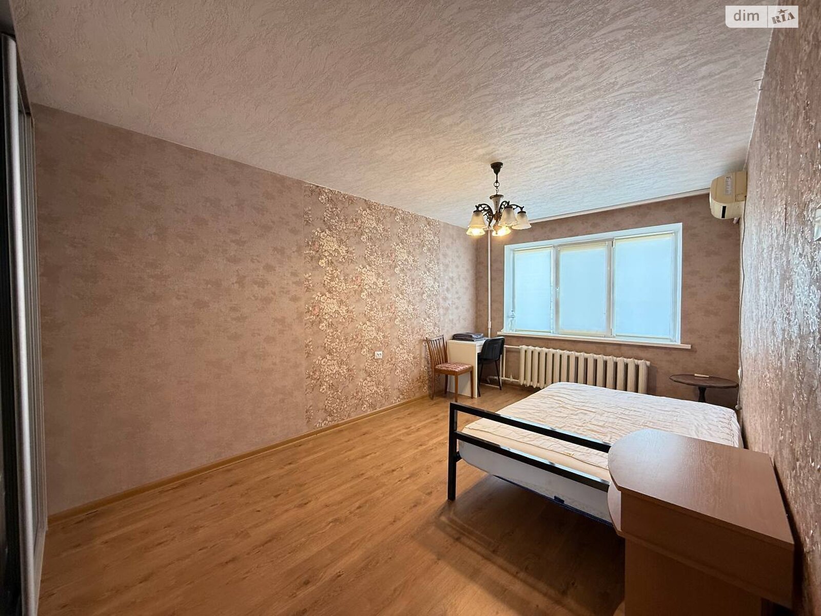 Продажа трехкомнатной квартиры в Днепре, на просп. Слобожанский 8/1, район Индустриальный фото 1