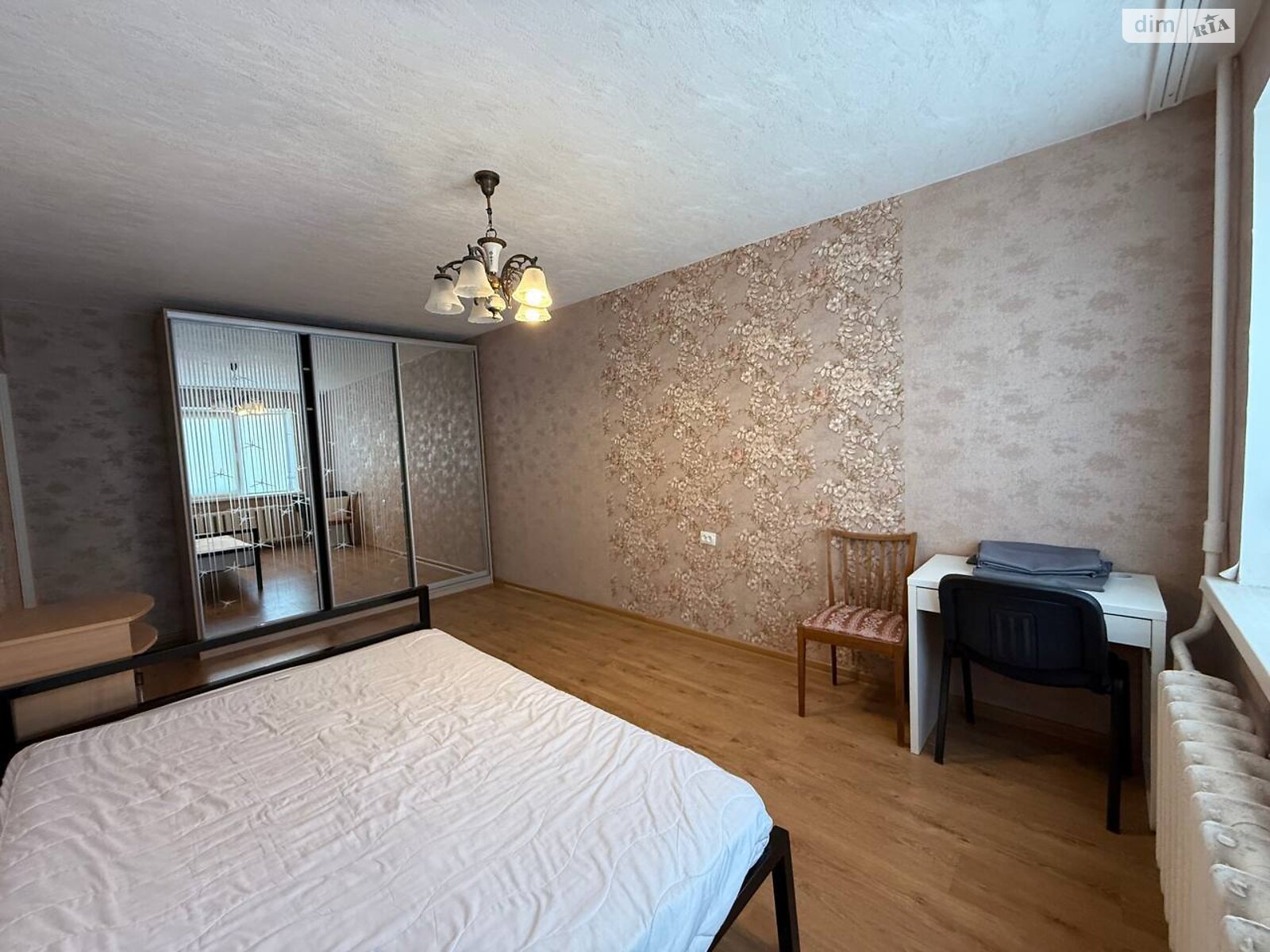 Продажа трехкомнатной квартиры в Днепре, на просп. Слобожанский 8/1, район Индустриальный фото 1