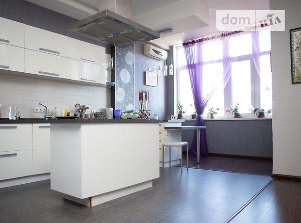 Продажа трехкомнатной квартиры в Днепропетровске, на ул .Гусенко 17, район Нагорка фото 1 Продажа трехкомнатной квартиры в Днепропетровске, на ул .Гусенко 17, район Нагорка фото 1