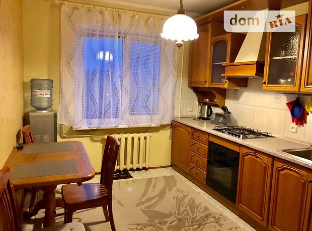 Продаж трикімнатної квартири в Дніпропетровську на бул. Слави район Соборний фото 1 Продаж трикімнатної квартири в Дніпропетровську на бул. Слави район Соборний фото 1