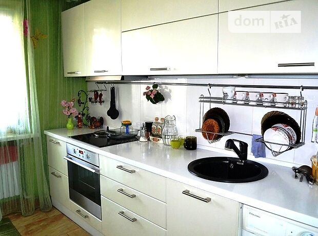 Продажа трехкомнатной квартиры в Донецке, фото 1 Продажа трехкомнатной квартиры в Донецке, фото 1
