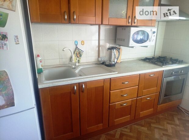 Продажа трехкомнатной квартиры в Донецке, фото 1 Продажа трехкомнатной квартиры в Донецке, фото 1
