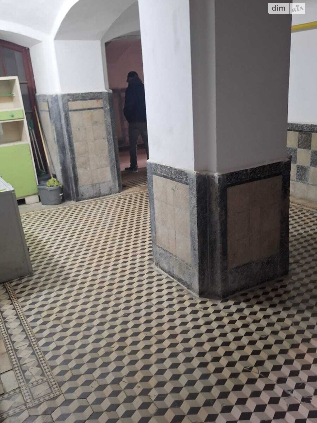 Продажа трехкомнатной квартиры в Дрогобыче, на ул. Адама Мицкевича, фото 1 Продажа трехкомнатной квартиры в Дрогобыче, на ул. Адама Мицкевича, фото 1