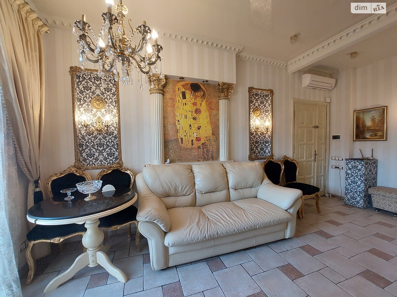 Продажа двухкомнатной квартиры в Дрогобыче, на ул. Адама Мицкевича, район Дрогобыч фото 1 Продажа двухкомнатной квартиры в Дрогобыче, на ул. Адама Мицкевича, район Дрогобыч фото 1