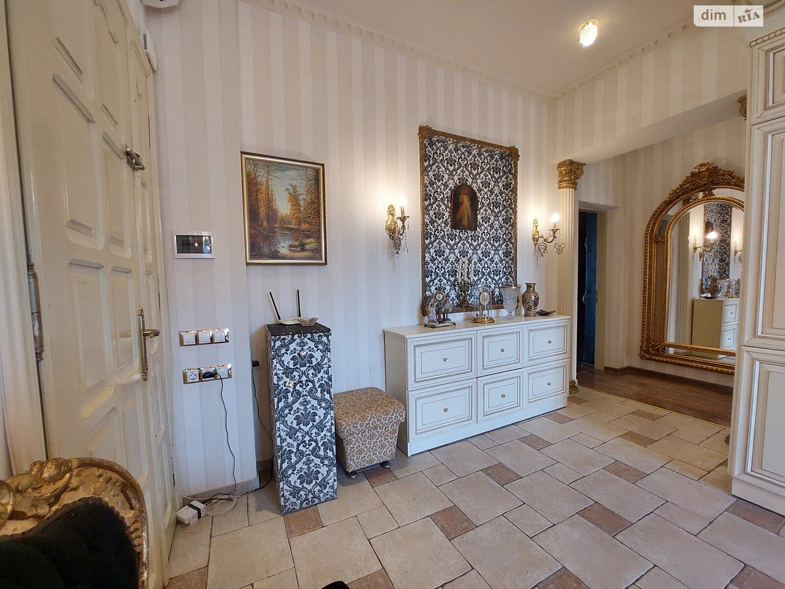 Продажа двухкомнатной квартиры в Дрогобыче, на ул. Адама Мицкевича, район Дрогобыч фото 1 Продажа двухкомнатной квартиры в Дрогобыче, на ул. Адама Мицкевича, район Дрогобыч фото 1