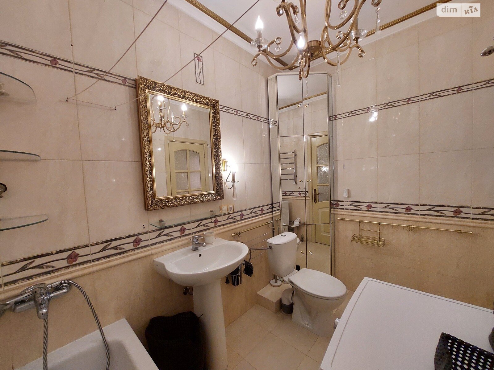 Продажа двухкомнатной квартиры в Дрогобыче, на ул. Адама Мицкевича, район Дрогобыч фото 1 Продажа двухкомнатной квартиры в Дрогобыче, на ул. Адама Мицкевича, район Дрогобыч фото 1