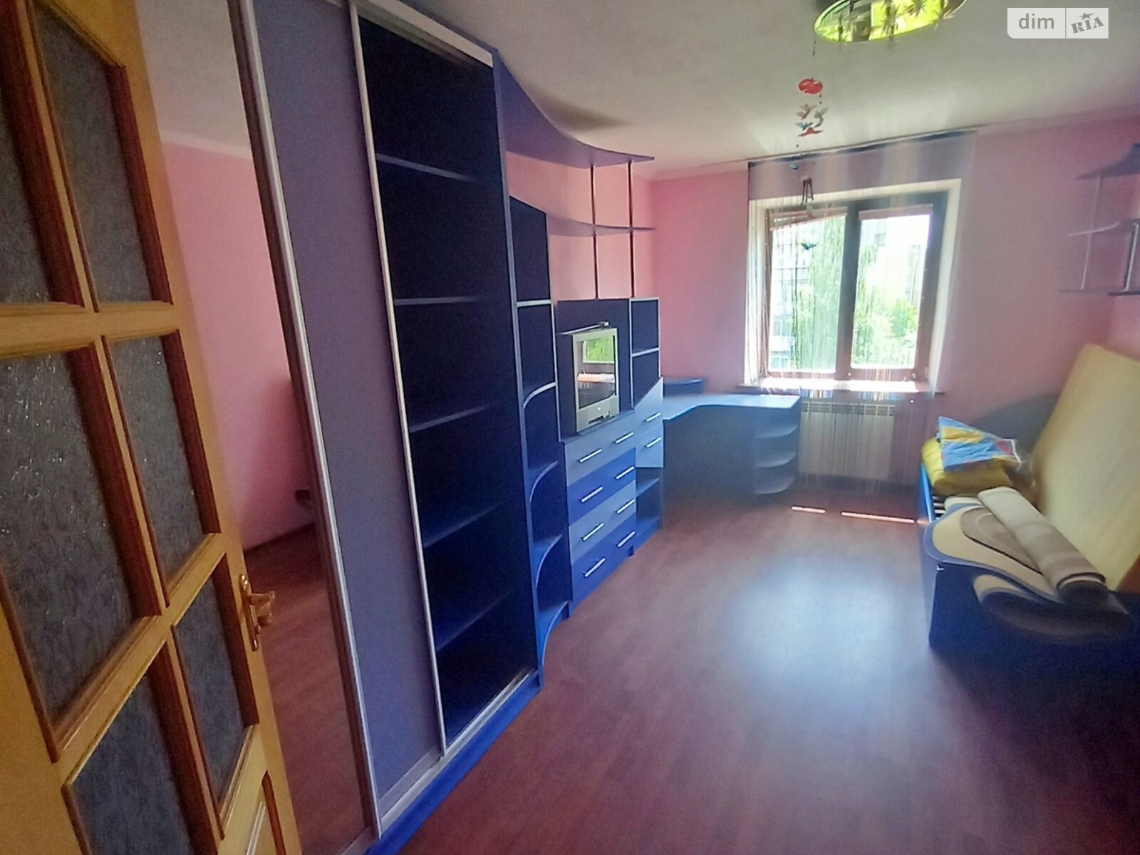Продажа трехкомнатной квартиры в Дрогобыче, на ул. Коновальца, район Дрогобыч фото 1 Продажа трехкомнатной квартиры в Дрогобыче, на ул. Коновальца, район Дрогобыч фото 1