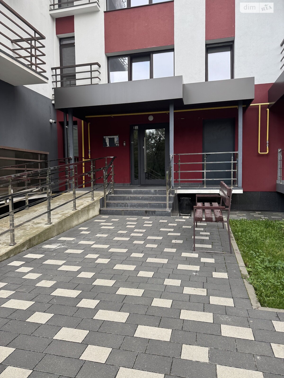 Продаж трикімнатної квартири в Дрогобичі, на вул. Лесі Українки 44, кв. 2, фото 1 Продаж трикімнатної квартири в Дрогобичі, на вул. Лесі Українки 44, кв. 2, фото 1