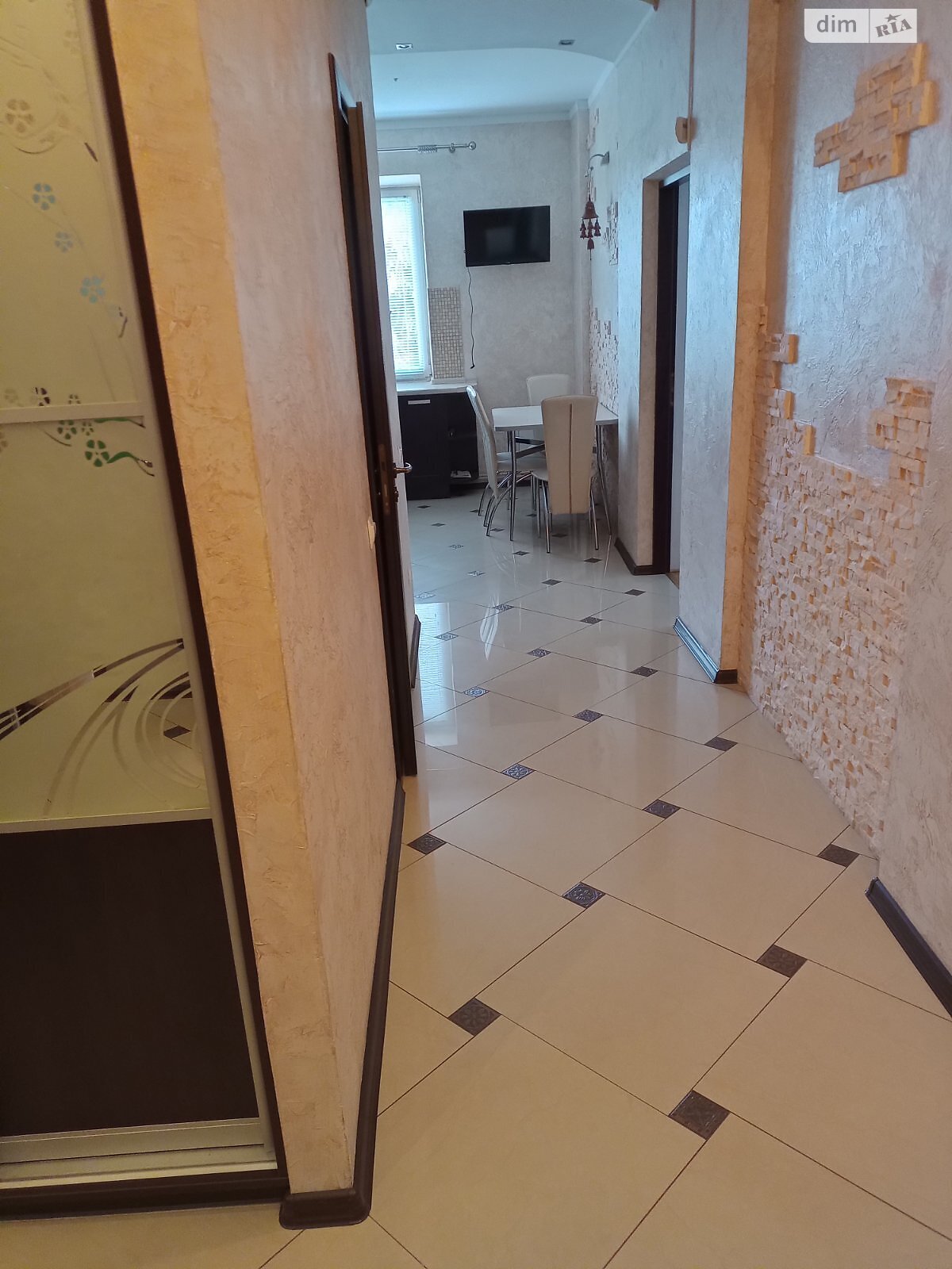 Продаж трикімнатної квартири в Дрогобичі, на вул. Шептицького 18, фото 1 Продаж трикімнатної квартири в Дрогобичі, на вул. Шептицького 18, фото 1