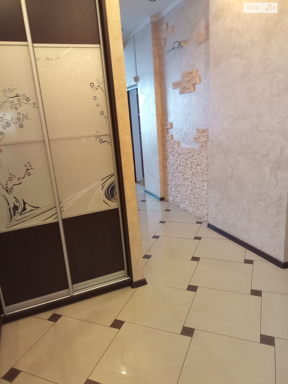 Продаж трикімнатної квартири в Дрогобичі, на вул. Шептицького 18, фото 1 Продаж трикімнатної квартири в Дрогобичі, на вул. Шептицького 18, фото 1