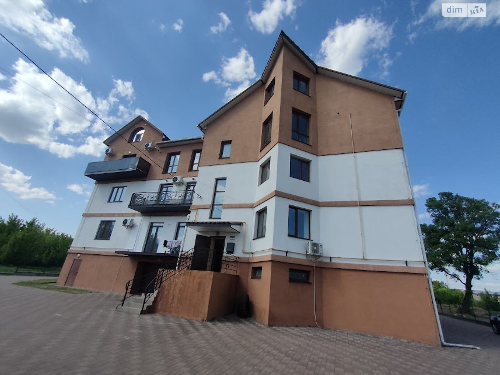Продажа трехкомнатной квартиры в Дубно, на ул. Михаила Грушевского 55Б, район Дубно фото 1
