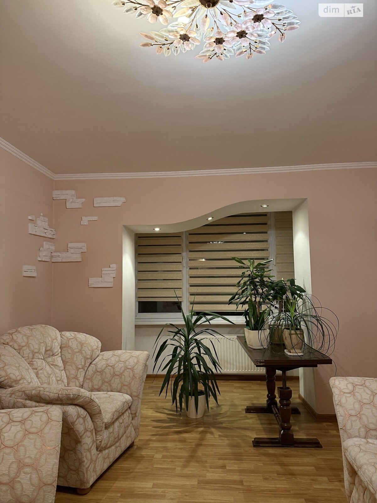 Продажа четырехкомнатной квартиры в Дубно, на ул. Мирогощанская 5, район Дубно фото 1