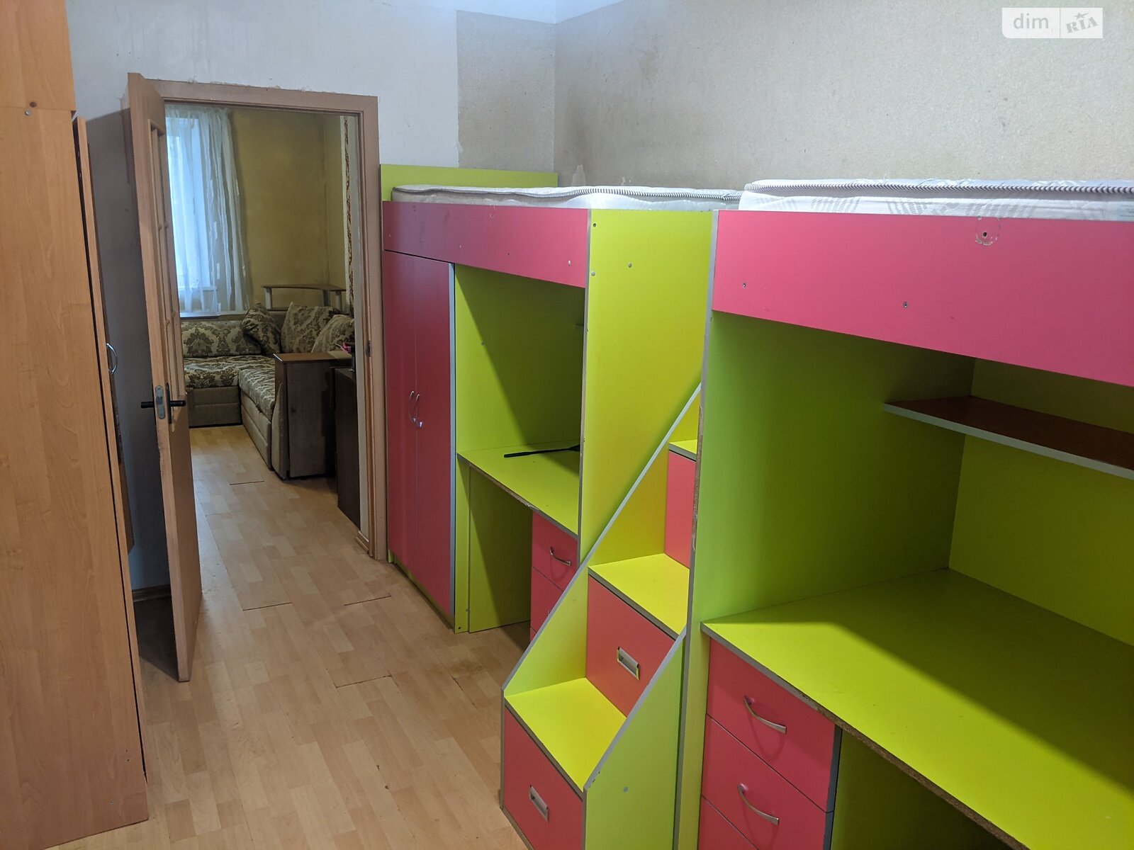 Продажа трехкомнатной квартиры в Дубно, на пер. Железнодорожный 5, кв. 3, фото 1 Продажа трехкомнатной квартиры в Дубно, на пер. Железнодорожный 5, кв. 3, фото 1