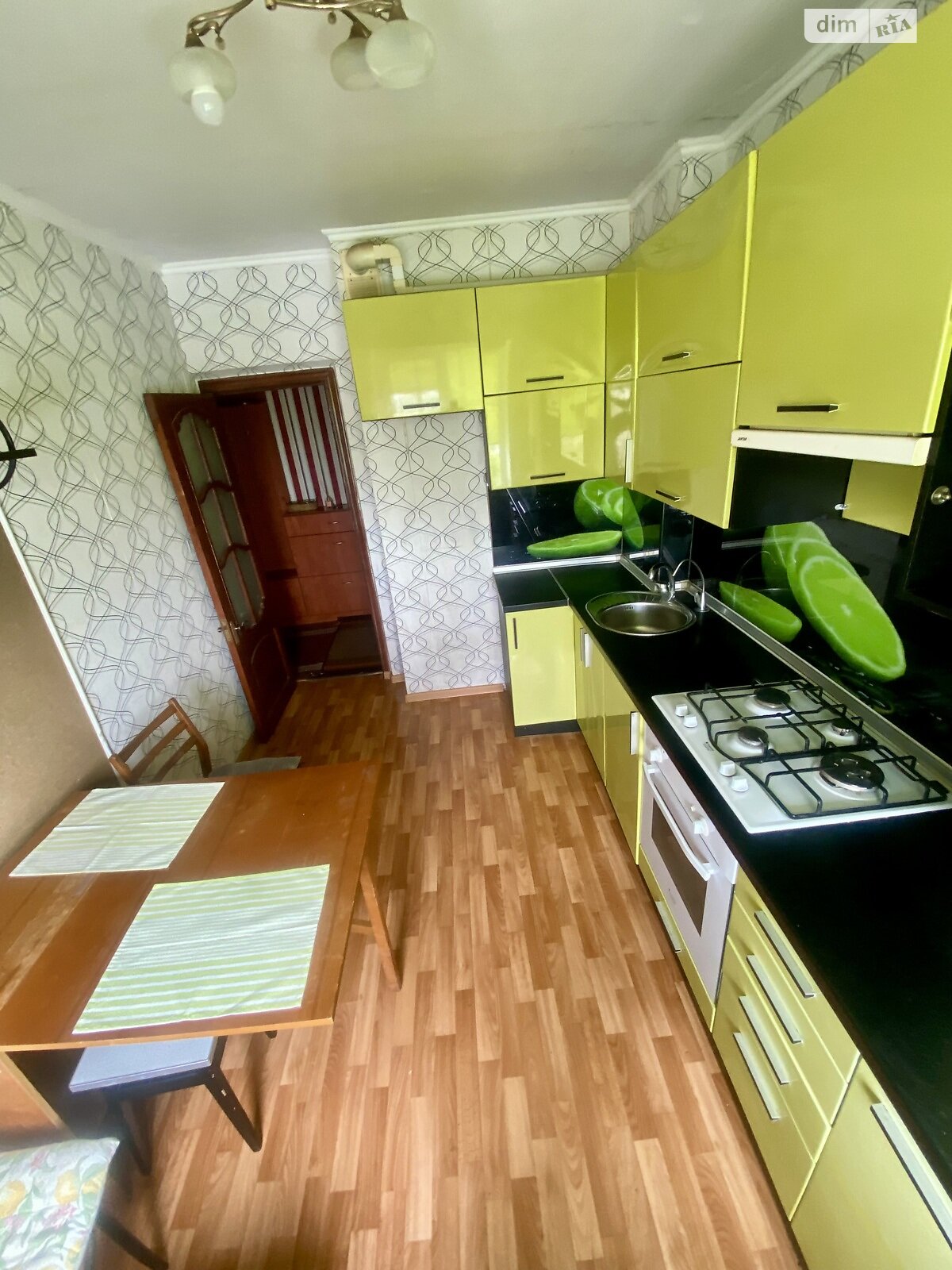 Продажа трехкомнатной квартиры в Фастове, на ул. Героев Танкистов, фото 1 Продажа трехкомнатной квартиры в Фастове, на ул. Героев Танкистов, фото 1