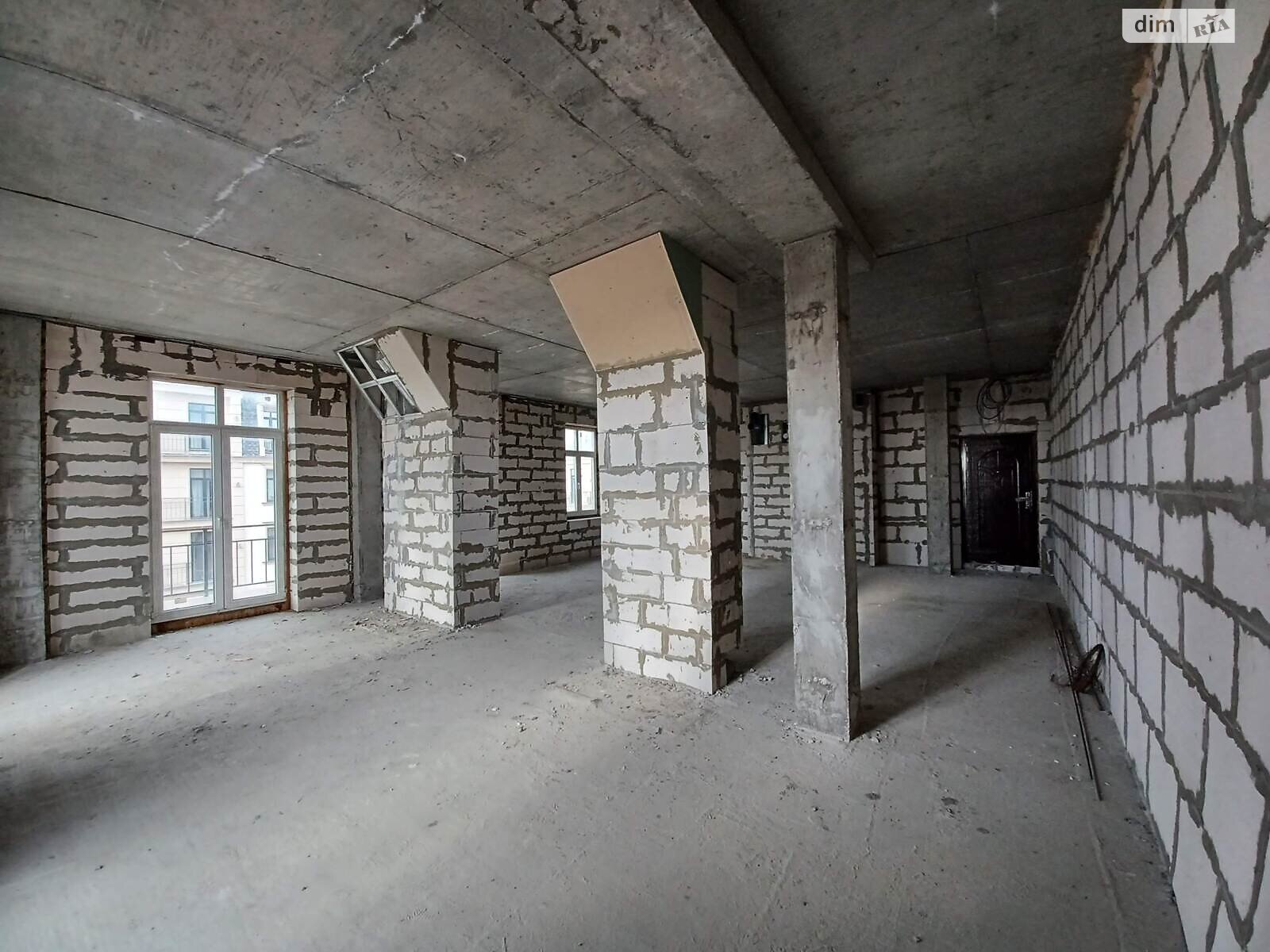 Продажа трехкомнатной квартиры в Фонтанке, на ул. Греческая 2, фото 1 Продажа трехкомнатной квартиры в Фонтанке, на ул. Греческая 2, фото 1
