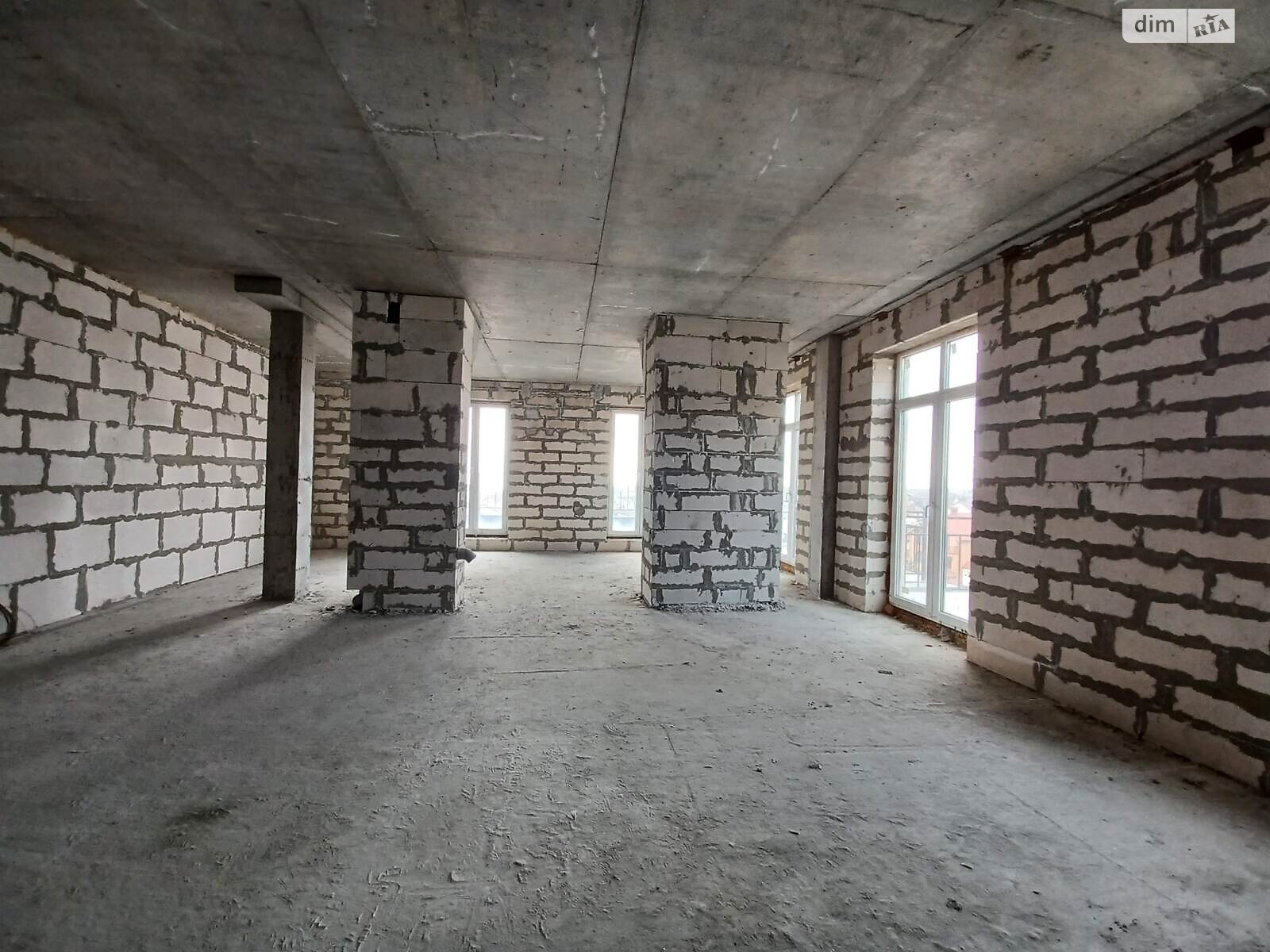 Продажа трехкомнатной квартиры в Фонтанке, на ул. Греческая 2, фото 1 Продажа трехкомнатной квартиры в Фонтанке, на ул. Греческая 2, фото 1