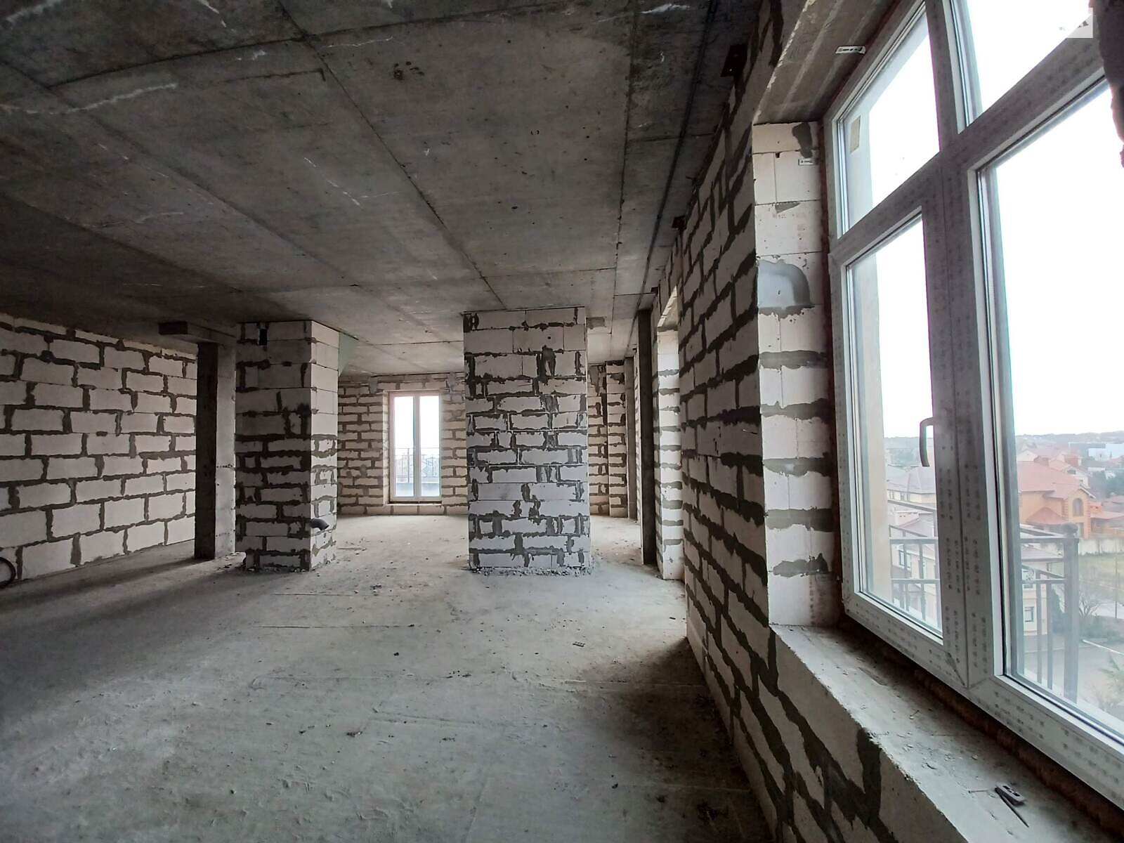 Продажа трехкомнатной квартиры в Фонтанке, на ул. Греческая 2, фото 1 Продажа трехкомнатной квартиры в Фонтанке, на ул. Греческая 2, фото 1