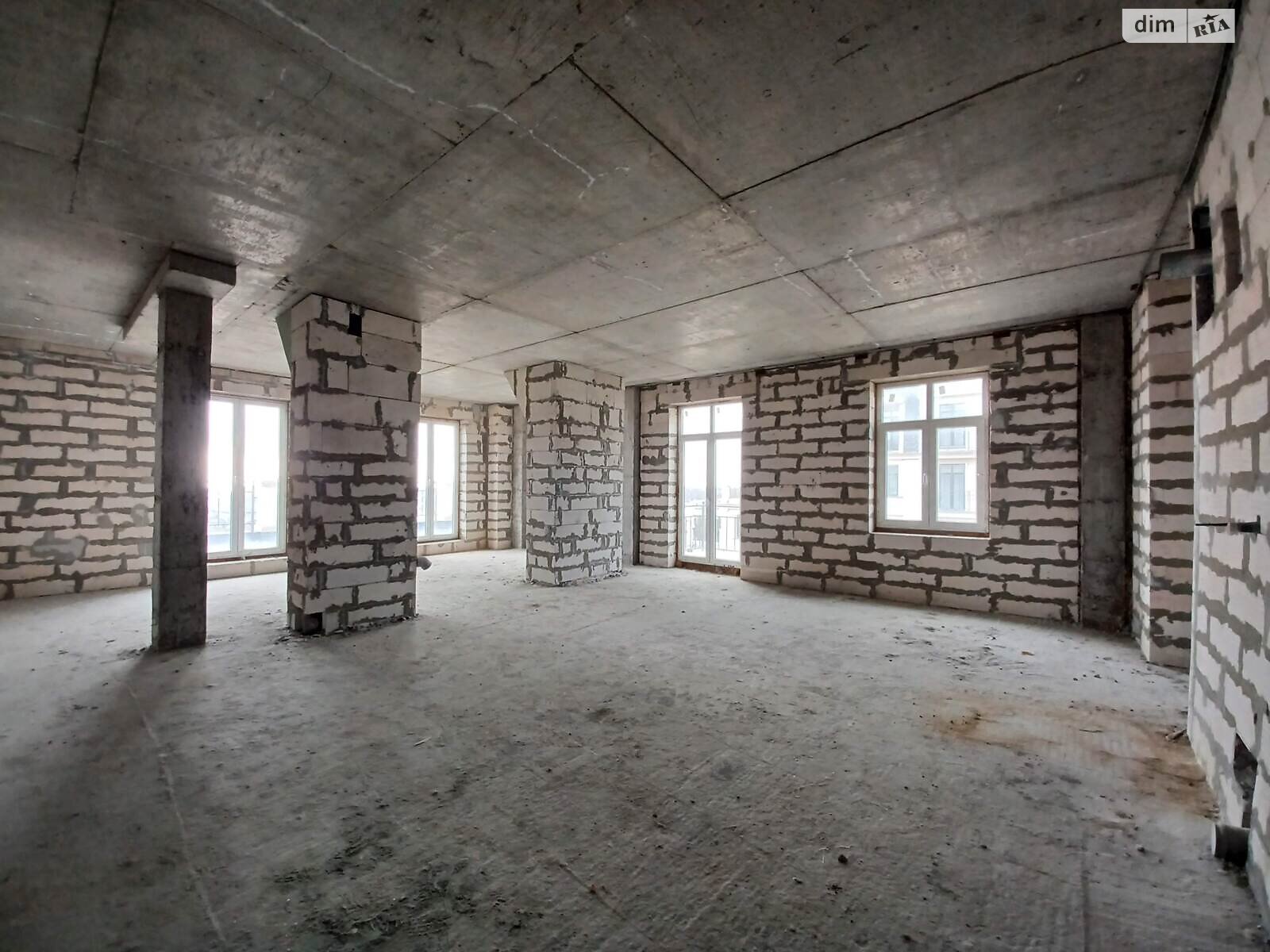 Продажа трехкомнатной квартиры в Фонтанке, на ул. Греческая 2, фото 1 Продажа трехкомнатной квартиры в Фонтанке, на ул. Греческая 2, фото 1