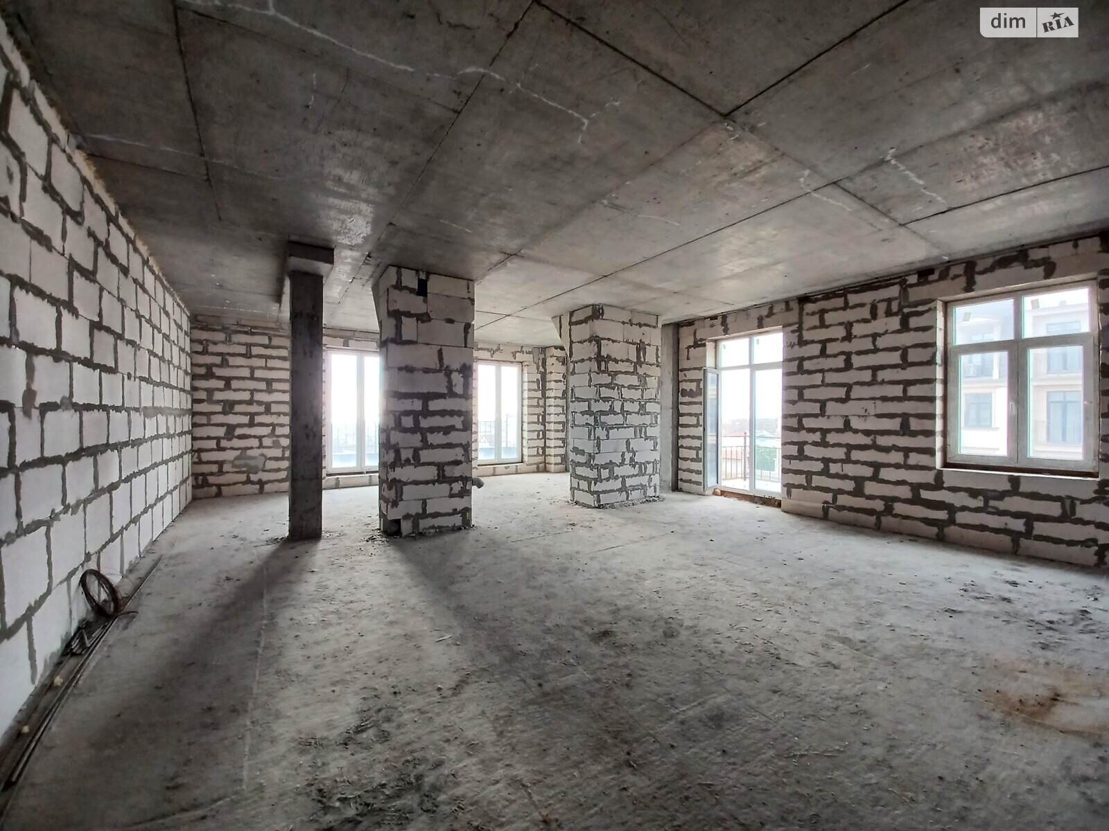 Продажа трехкомнатной квартиры в Фонтанке, на ул. Греческая 2, фото 1 Продажа трехкомнатной квартиры в Фонтанке, на ул. Греческая 2, фото 1