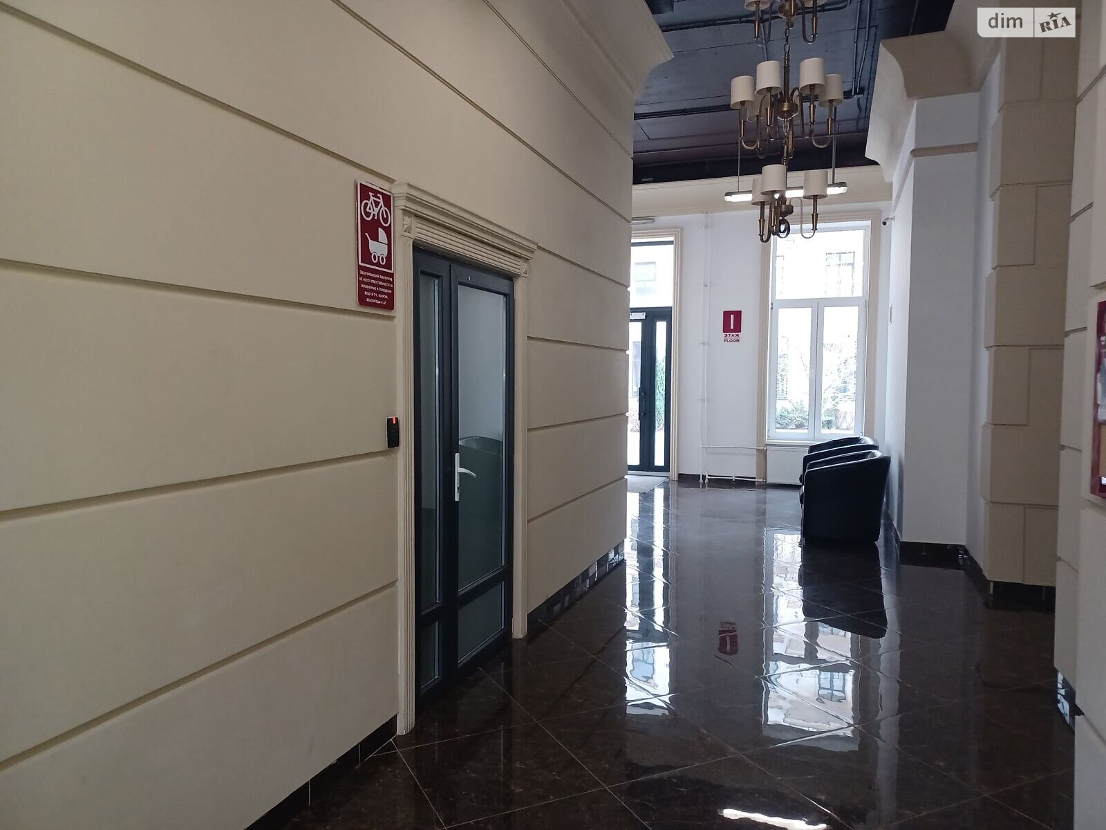 Продажа трехкомнатной квартиры в Фонтанке, на ул. Греческая 2, фото 1 Продажа трехкомнатной квартиры в Фонтанке, на ул. Греческая 2, фото 1