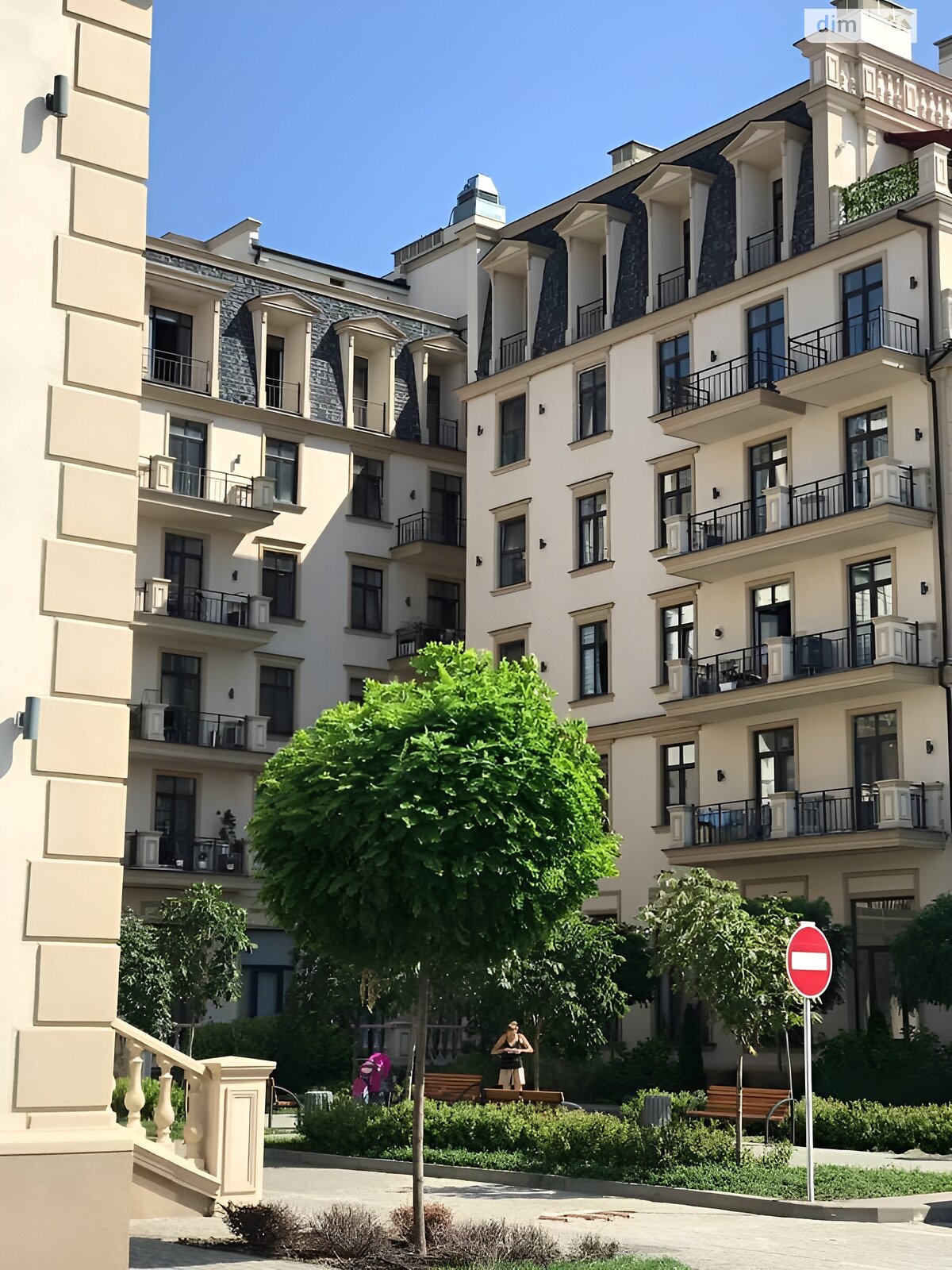 Продажа трехкомнатной квартиры в Фонтанке, на ул. Греческая 2, фото 1 Продажа трехкомнатной квартиры в Фонтанке, на ул. Греческая 2, фото 1