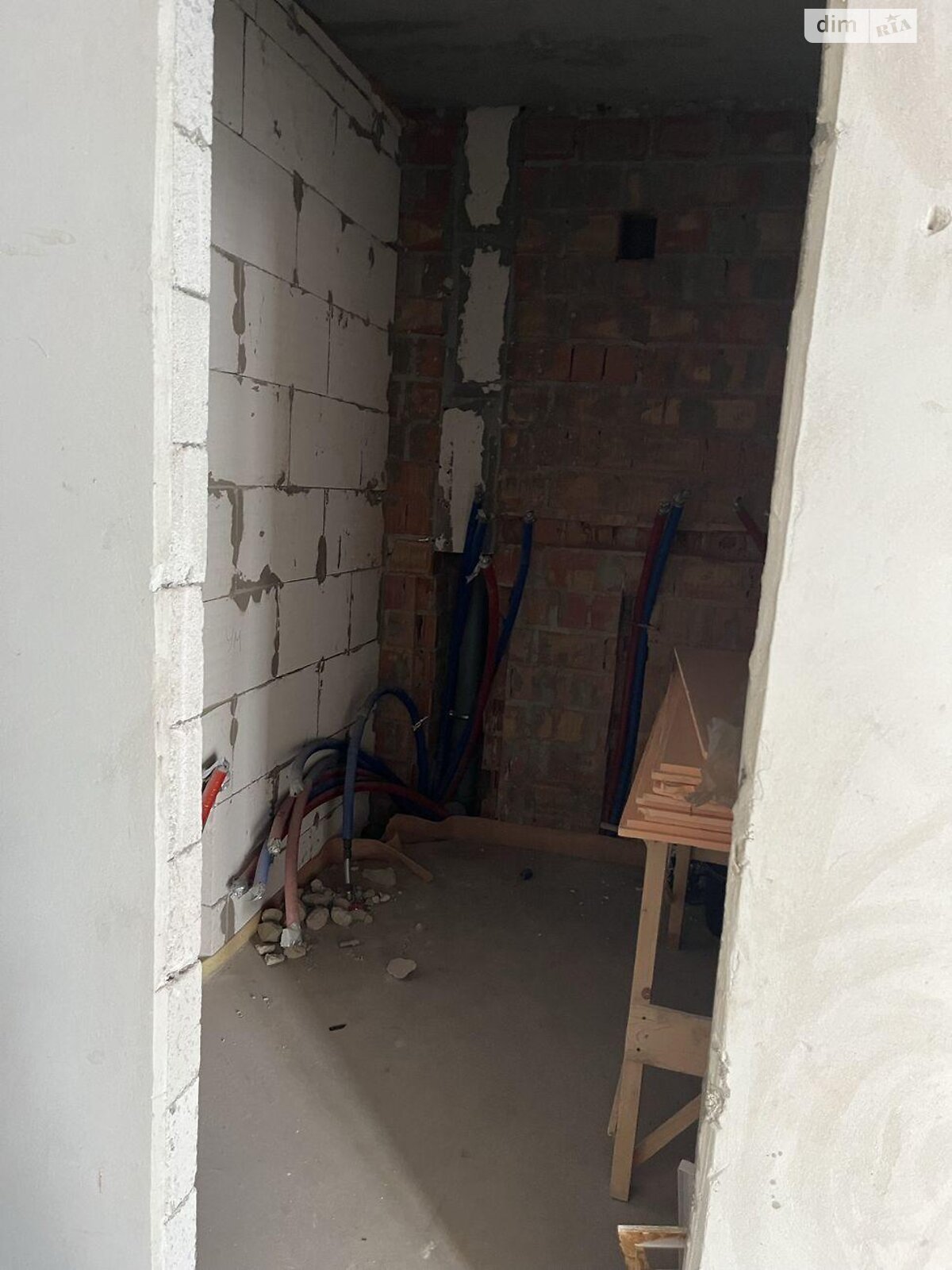 Продажа трехкомнатной квартиры в Гатном, на ул. Тополиная 6/2, фото 1 Продажа трехкомнатной квартиры в Гатном, на ул. Тополиная 6/2, фото 1