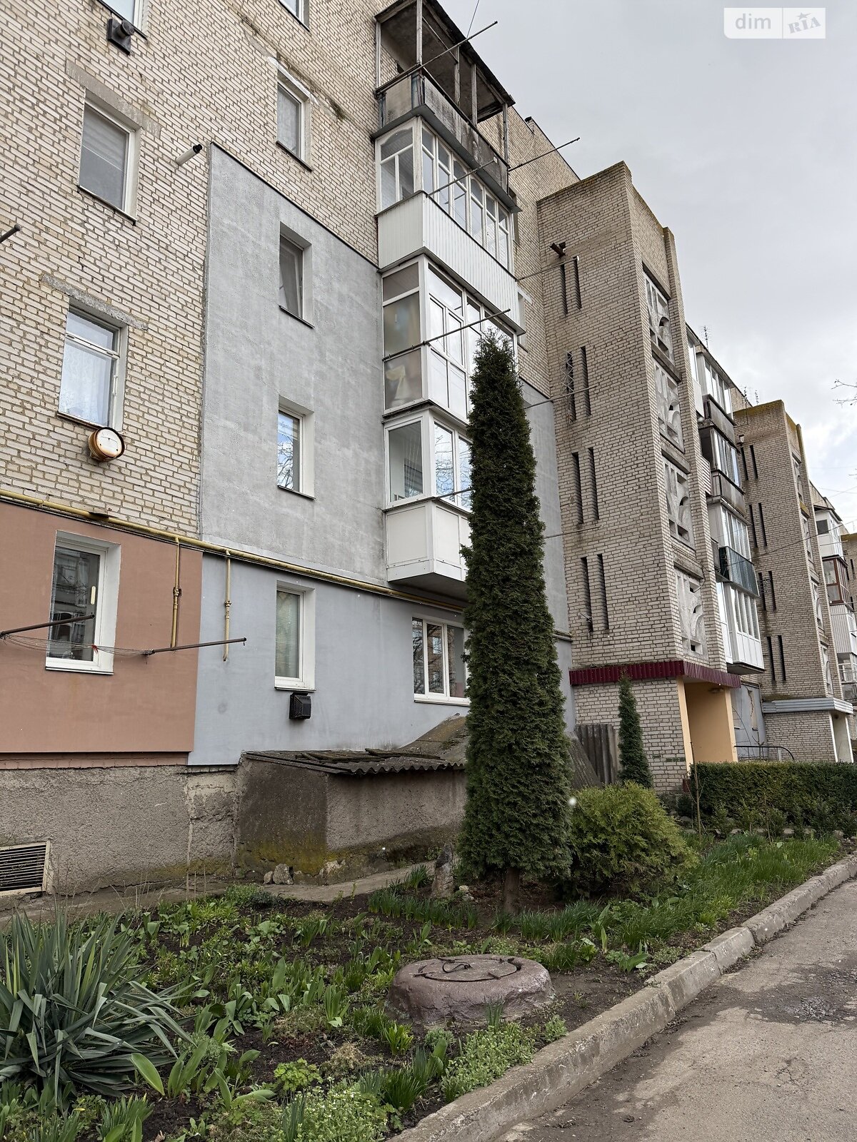 Продаж трикімнатної квартири в Гнівані, на вул. Юності 23, кв. 19, фото 1 Продаж трикімнатної квартири в Гнівані, на вул. Юності 23, кв. 19, фото 1