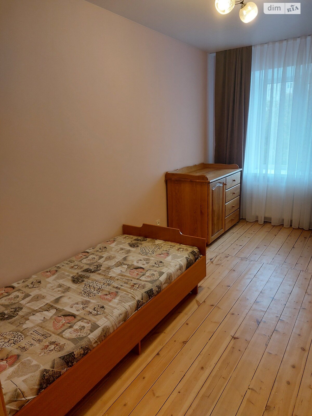 Продажа трехкомнатной квартиры в Гнивани, на ул. Ярослава Мудрого, фото 1 Продажа трехкомнатной квартиры в Гнивани, на ул. Ярослава Мудрого, фото 1