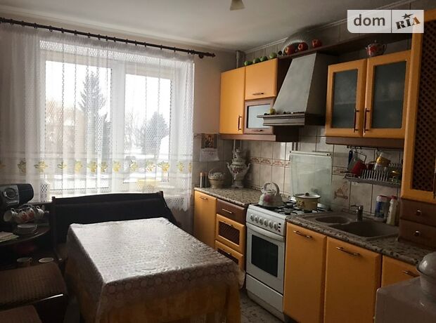 Продажа трехкомнатной квартиры в Гусятине, на Незалежності 25, район Гусятин фото 1 Продажа трехкомнатной квартиры в Гусятине, на Незалежності 25, район Гусятин фото 1