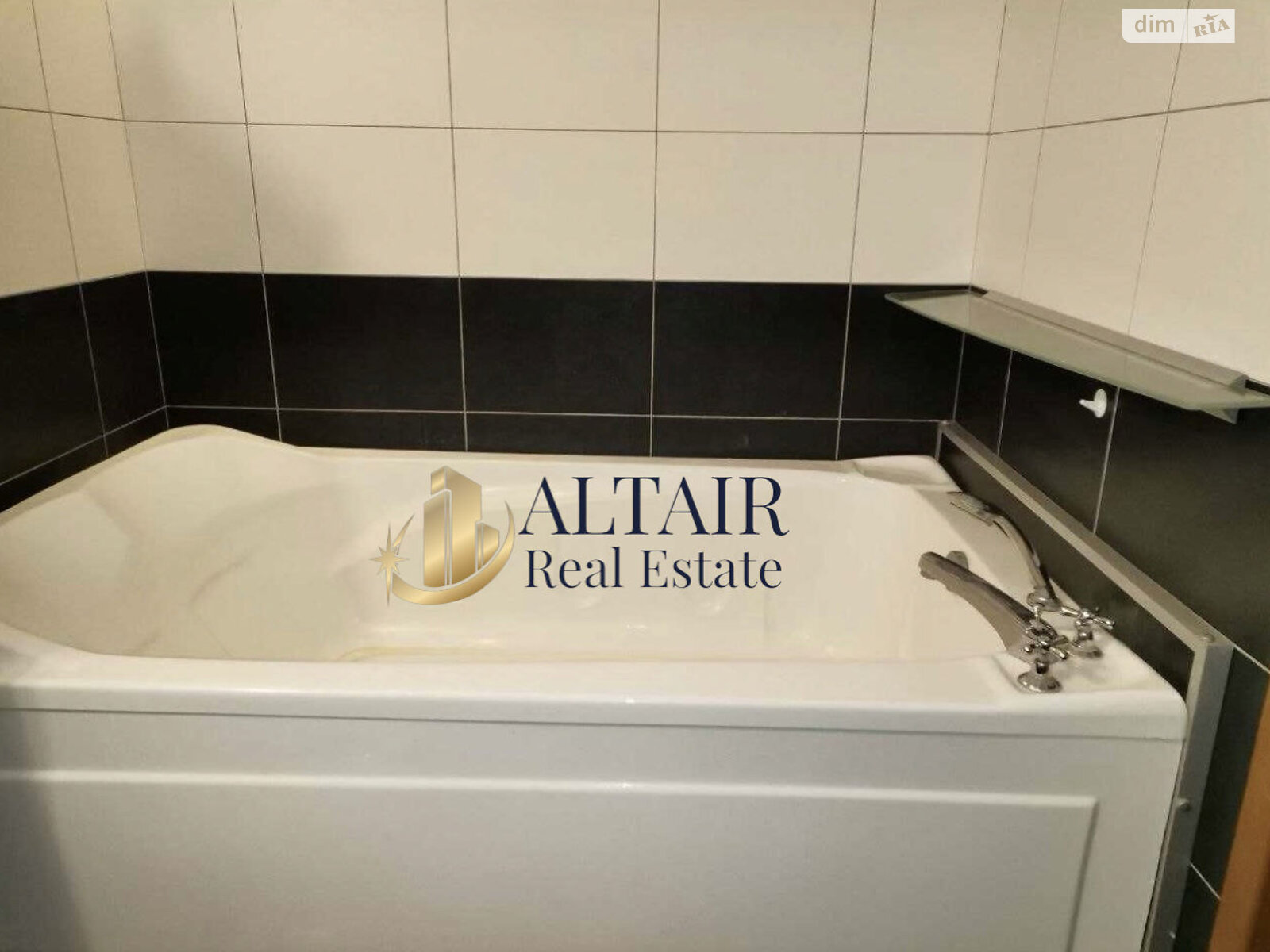 Продажа трехкомнатной квартиры в Харькове, на ул. 23-го Августа 48, район 1-ый микрорайон фото 1 Продажа трехкомнатной квартиры в Харькове, на ул. 23-го Августа 48, район 1-ый микрорайон фото 1