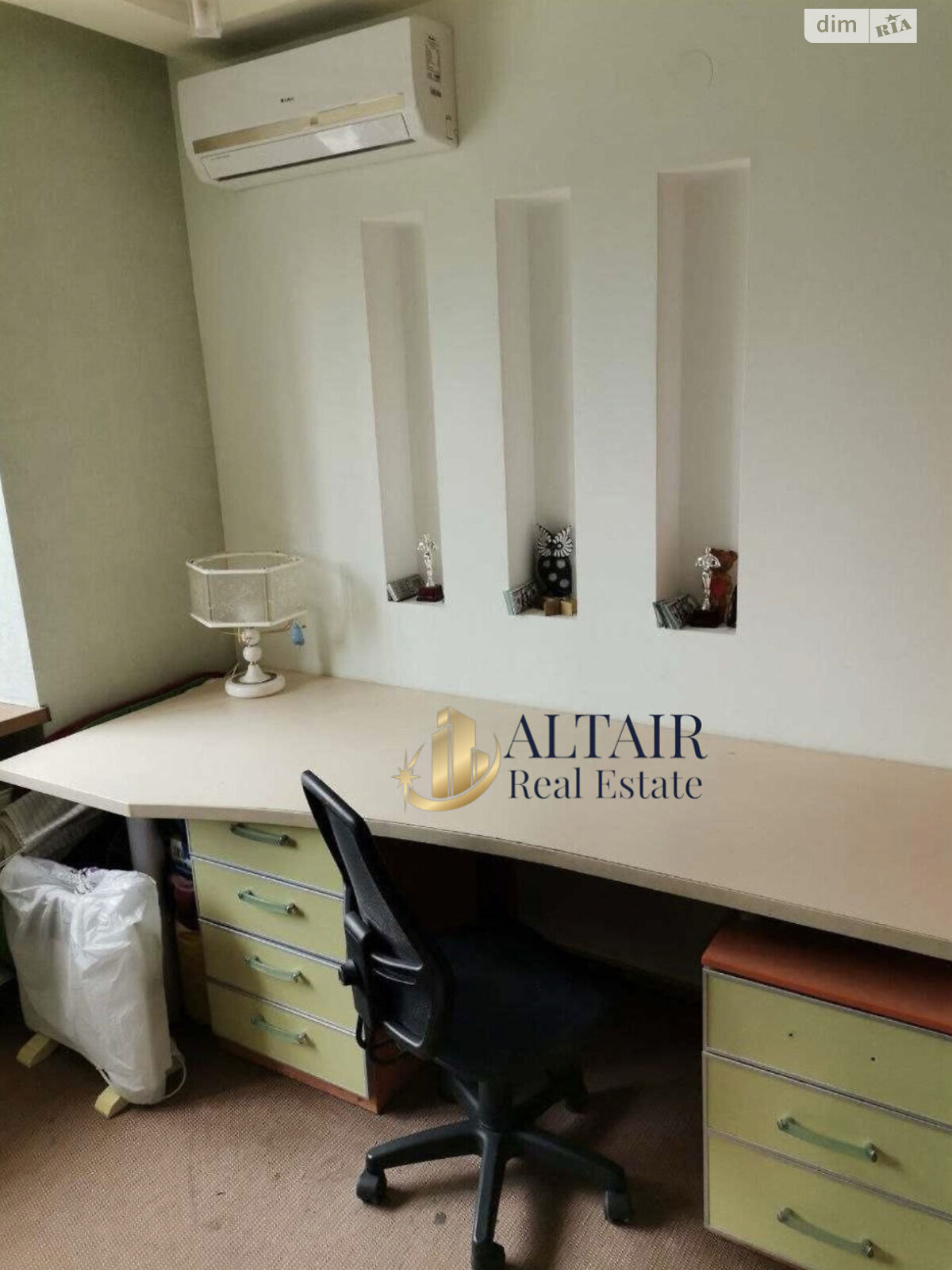 Продажа трехкомнатной квартиры в Харькове, на ул. 23-го Августа 48, район 1-ый микрорайон фото 1 Продажа трехкомнатной квартиры в Харькове, на ул. 23-го Августа 48, район 1-ый микрорайон фото 1