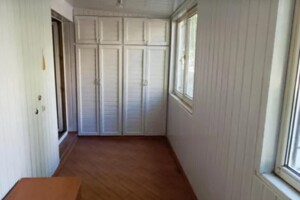 Продаж трикімнатної квартири в Харкові, на вул. Олександра Олеся 10, район 1-ий мікрорайон фото 2