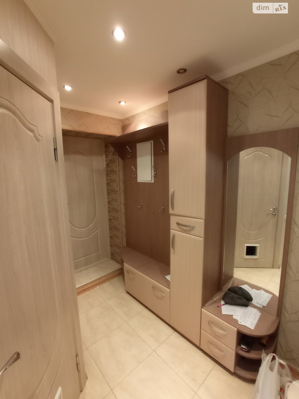 Продажа трехкомнатной квартиры в Харькове, на ул. Александра Олеся 16, район 1-ый микрорайон фото 1 Продажа трехкомнатной квартиры в Харькове, на ул. Александра Олеся 16, район 1-ый микрорайон фото 1