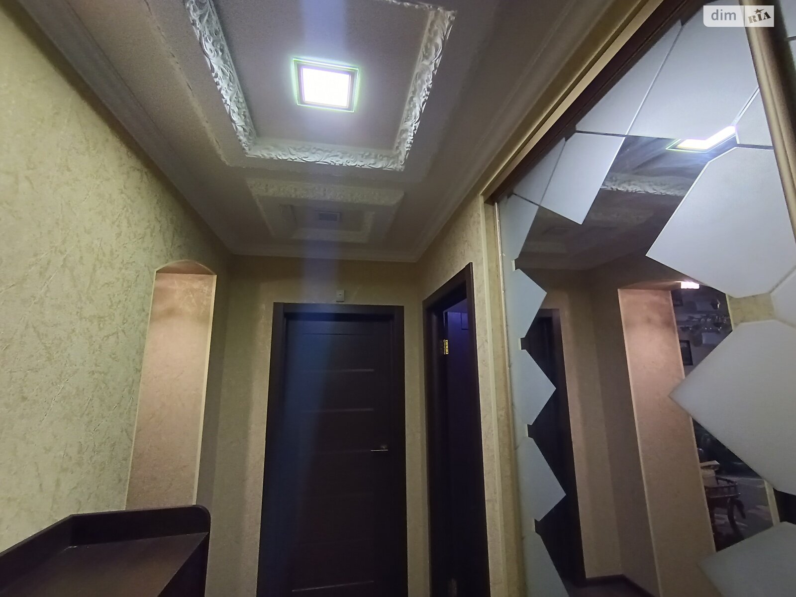 Продаж трикімнатної квартири в Харкові, на просп. Науки 52, район Шевченківський фото 1 Продаж трикімнатної квартири в Харкові, на просп. Науки 52, район Шевченківський фото 1