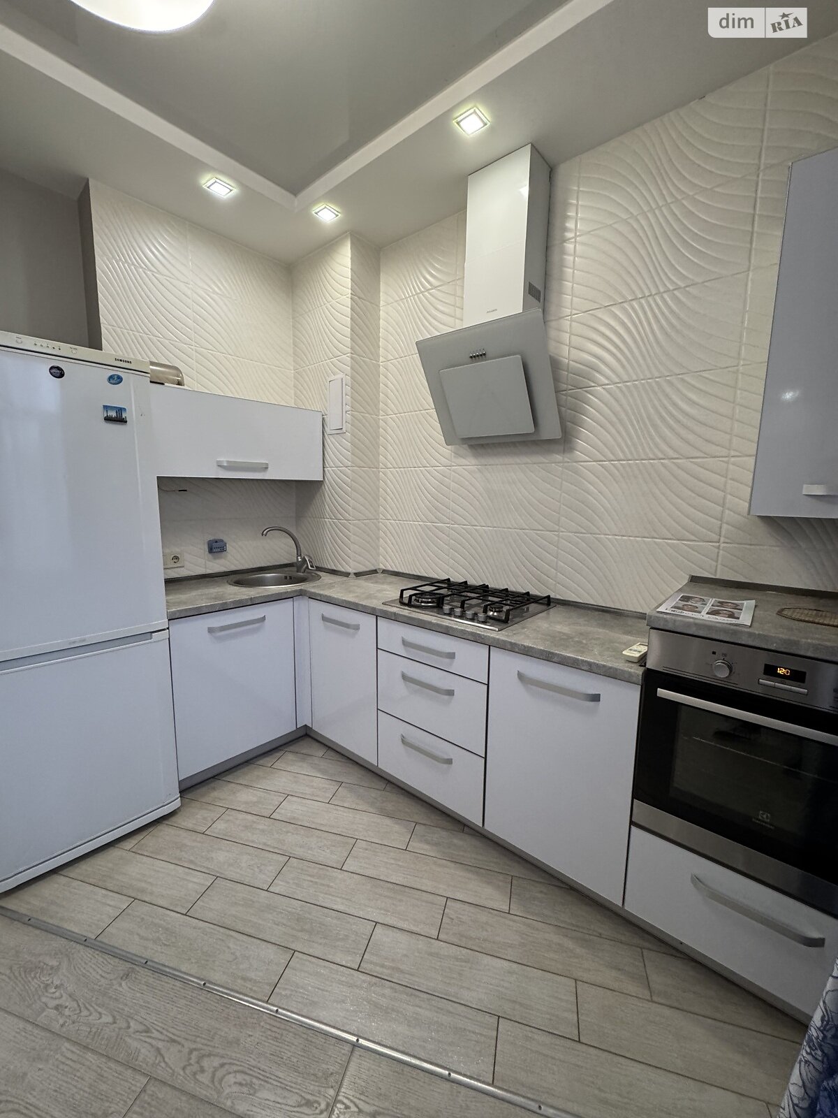 Продажа однокомнатной квартиры в Харькове, на ул. Отакара Яроша 27, район 1-ый микрорайон фото 1