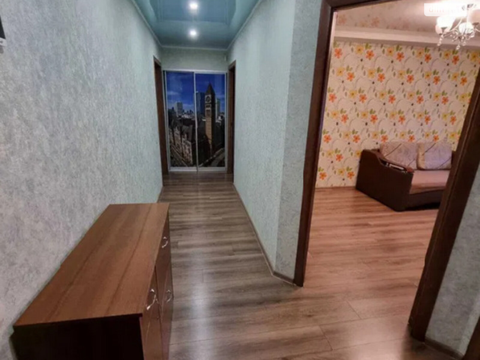 Продаж трикімнатної квартири в Харкові, на вул. Вартових Неба 52, район 1-ий мікрорайон фото 1