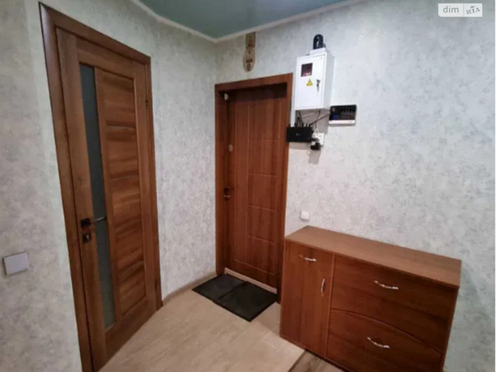 Продаж трикімнатної квартири в Харкові, на вул. Вартових Неба 52, район 1-ий мікрорайон фото 1