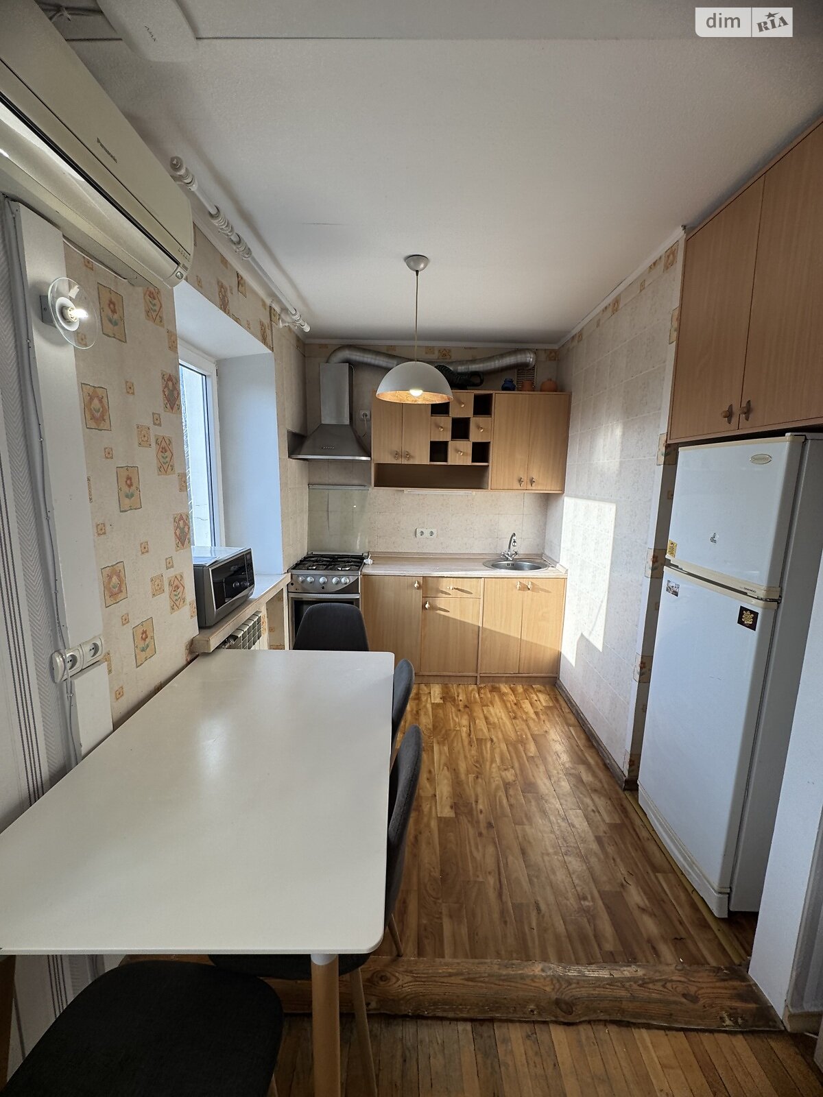 Продажа трехкомнатной квартиры в Харькове, на ул. Защитников Неба 52, район 1-ый микрорайон фото 1